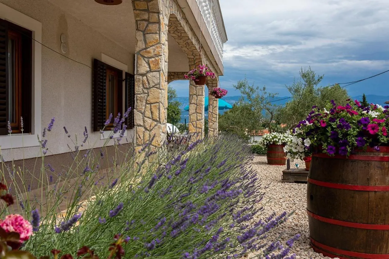 Apartment Dean Klimno Croatia