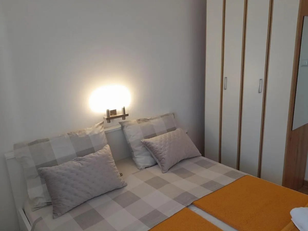 Apartment Dean Klimno 0*,  Croatia